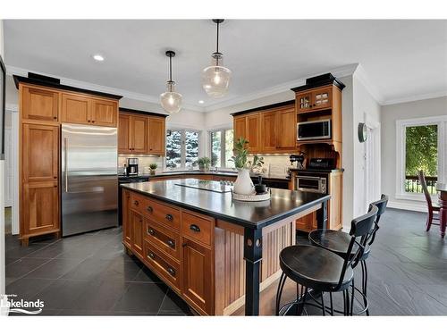 3 Rutland Hill Court, Caledon, ON - Indoor Photo Showing Kitchen