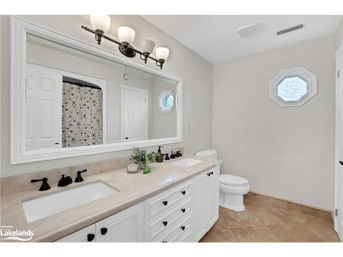 3 Rutland Hill Court, Caledon, ON - Indoor Photo Showing Bathroom