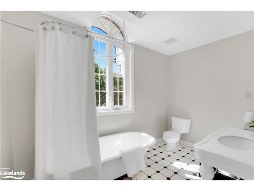 3 Rutland Hill Court, Caledon, ON - Indoor Photo Showing Bathroom