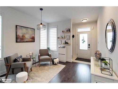 30 Autumn Drive, Wasaga Beach, ON - Indoor Photo Showing Living Room