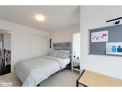 30 Autumn Drive, Wasaga Beach, ON - Indoor Photo Showing Bedroom