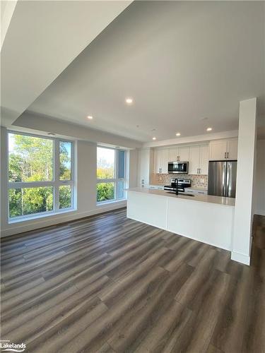 320-4 Kimberly Lane, Collingwood, ON - Indoor Photo Showing Kitchen