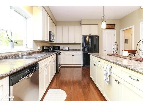 19 Mckean Crescent, Collingwood, ON - Indoor Photo Showing Kitchen With Double Sink