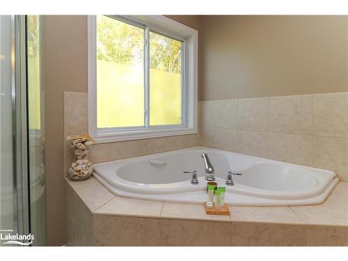 19 Mckean Crescent, Collingwood, ON - Indoor Photo Showing Bathroom