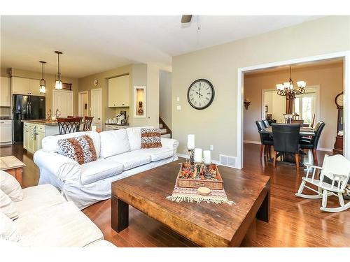 19 Mckean Crescent, Collingwood, ON - Indoor Photo Showing Living Room