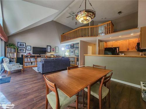 44 Fairways Court, Bracebridge, ON - Indoor Photo Showing Dining Room