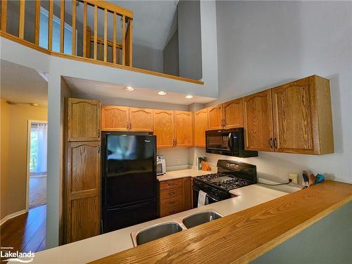 44 Fairways Court, Bracebridge, ON - Indoor Photo Showing Kitchen