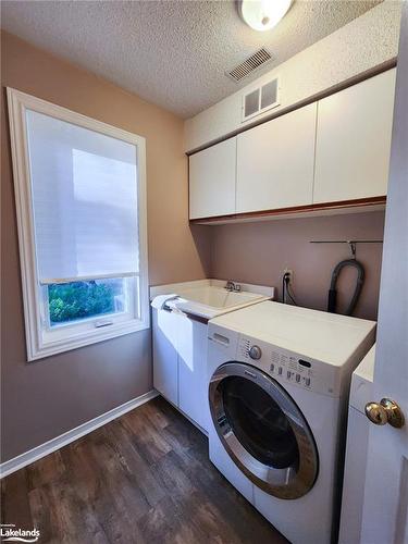 44 Fairways Court, Bracebridge, ON - Indoor Photo Showing Laundry Room