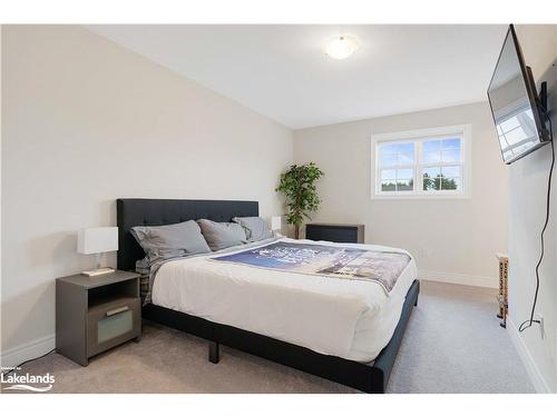 33 Nicole Park Court, Bracebridge, ON - Indoor Photo Showing Bedroom