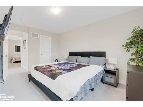 33 Nicole Park Court, Bracebridge, ON - Indoor Photo Showing Bedroom