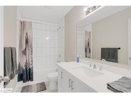 33 Nicole Park Court, Bracebridge, ON - Indoor Photo Showing Bathroom