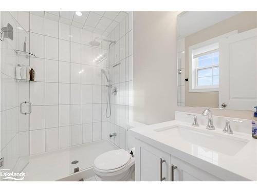 33 Nicole Park Court, Bracebridge, ON - Indoor Photo Showing Bathroom