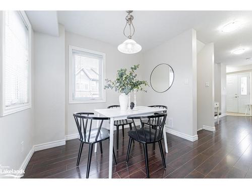 15-37 Silver Street, Huntsville, ON - Indoor Photo Showing Dining Room