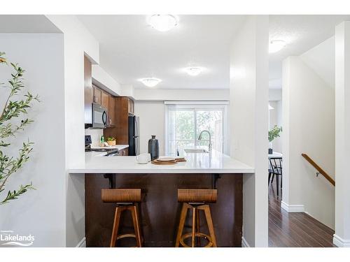 15-37 Silver Street, Huntsville, ON - Indoor Photo Showing Kitchen