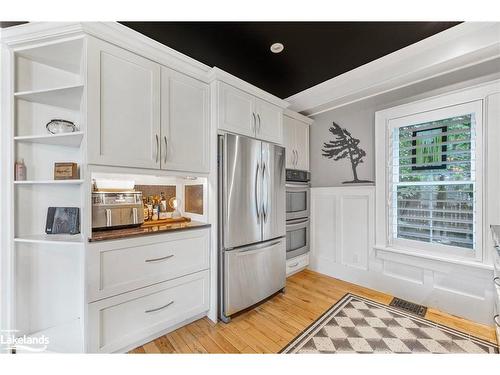 7597 County 9 Road, Clearview, ON - Indoor Photo Showing Kitchen