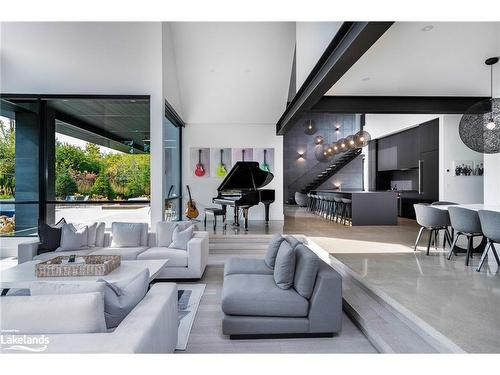 112 Stone Zack Lane, Clarksburg, ON - Indoor Photo Showing Living Room