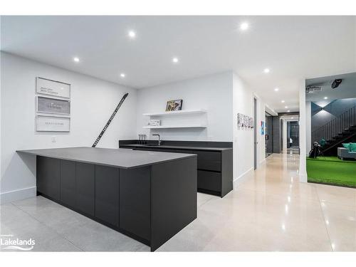 112 Stone Zack Lane, Clarksburg, ON - Indoor Photo Showing Kitchen