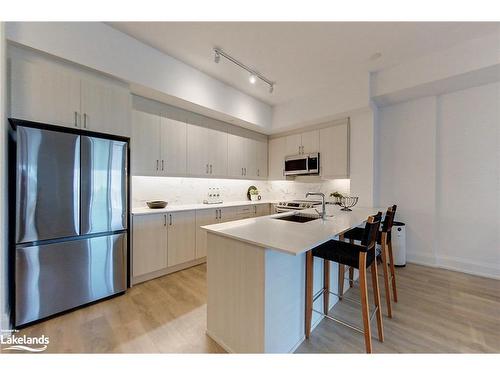 525-1 Hume Street, Collingwood, ON - Indoor Photo Showing Kitchen With Upgraded Kitchen