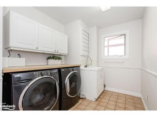 3580 Linda Street, Innisfil, ON - Indoor Photo Showing Laundry Room