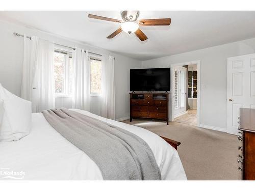 3580 Linda Street, Innisfil, ON - Indoor Photo Showing Bedroom