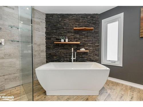 3580 Linda Street, Innisfil, ON - Indoor Photo Showing Bathroom