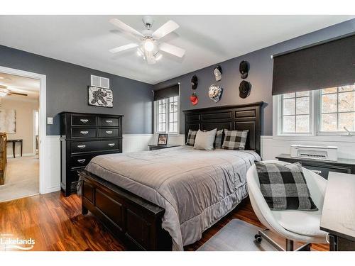 3580 Linda Street, Innisfil, ON - Indoor Photo Showing Bedroom