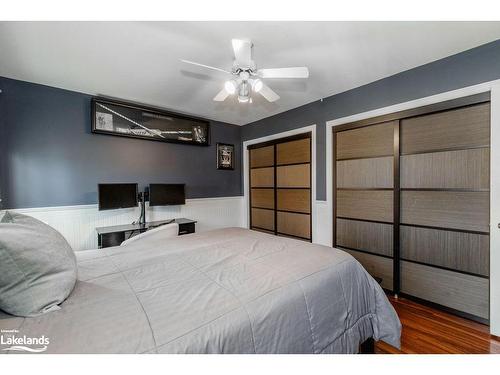 3580 Linda Street, Innisfil, ON - Indoor Photo Showing Bedroom