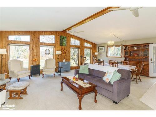 1394 Reay Road, Gravenhurst, ON - Indoor Photo Showing Living Room