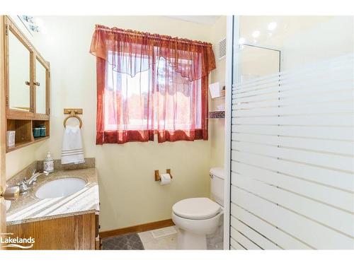 1394 Reay Road, Gravenhurst, ON - Indoor Photo Showing Bathroom