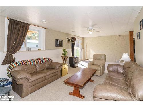 1394 Reay Road, Gravenhurst, ON - Indoor Photo Showing Living Room