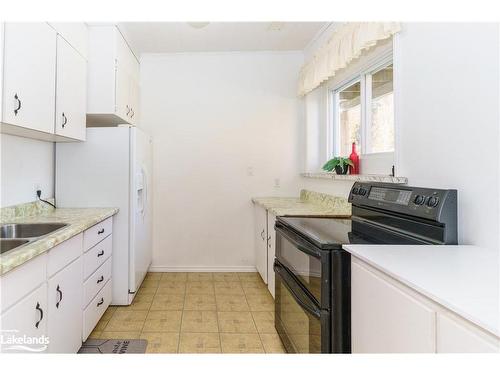 1394 Reay Road, Gravenhurst, ON - Indoor Photo Showing Kitchen With Double Sink