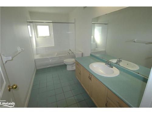 148-53 Trott Boulevard, Collingwood, ON - Indoor Photo Showing Bathroom