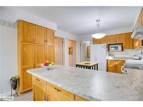 101 Greengable Way, Kitchener, ON - Indoor Photo Showing Kitchen With Double Sink