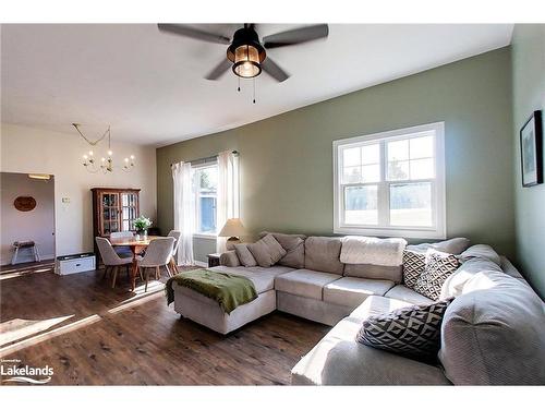 206133 Hwy 26, Meaford, ON - Indoor Photo Showing Living Room