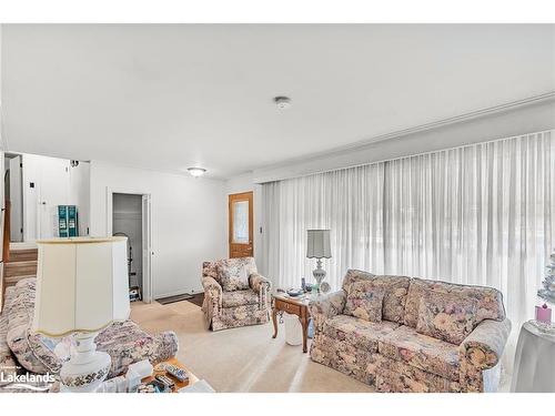 930 Hugel Avenue, Midland, ON - Indoor Photo Showing Living Room