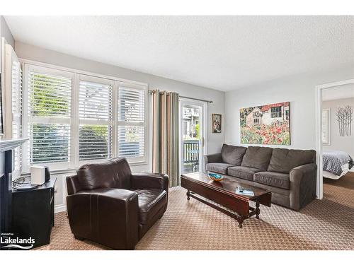 605-796468 19 Grey Road, The Blue Mountains, ON - Indoor Photo Showing Living Room