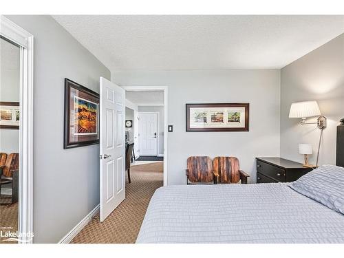 605-796468 19 Grey Road, The Blue Mountains, ON - Indoor Photo Showing Bedroom