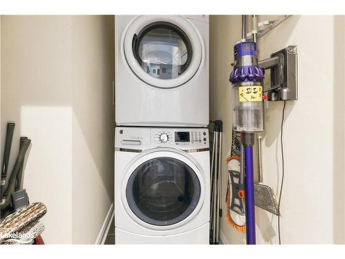 22 Emerson Mews, Collingwood, ON - Indoor Photo Showing Laundry Room