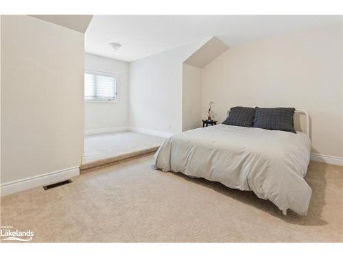 22 Emerson Mews, Collingwood, ON - Indoor Photo Showing Bedroom