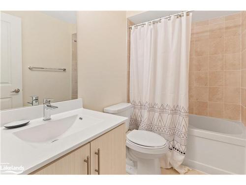 22 Emerson Mews, Collingwood, ON - Indoor Photo Showing Bathroom