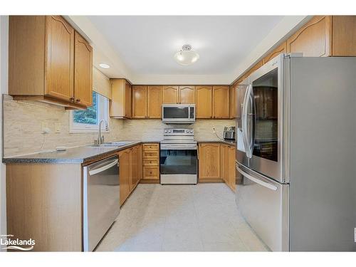 78 Royal Beech Drive, Wasaga Beach, ON - Indoor Photo Showing Kitchen With Double Sink