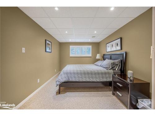 78 Royal Beech Drive, Wasaga Beach, ON - Indoor Photo Showing Bedroom