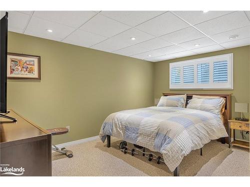 78 Royal Beech Drive, Wasaga Beach, ON - Indoor Photo Showing Bedroom