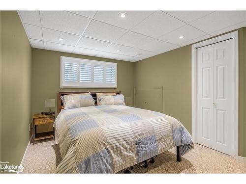 78 Royal Beech Drive, Wasaga Beach, ON - Indoor Photo Showing Bedroom