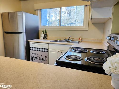 6-26 Herman Avenue, Huntsville, ON - Indoor Photo Showing Kitchen With Double Sink