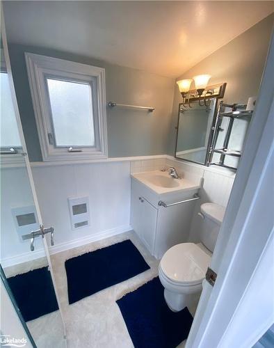 6-26 Herman Avenue, Huntsville, ON - Indoor Photo Showing Bathroom