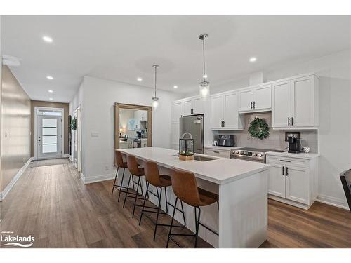 49 Jack Street, Huntsville, ON - Indoor Photo Showing Kitchen With Upgraded Kitchen