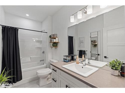 49 Jack Street, Huntsville, ON - Indoor Photo Showing Bathroom