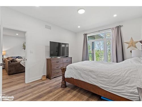 49 Jack Street, Huntsville, ON - Indoor Photo Showing Bedroom