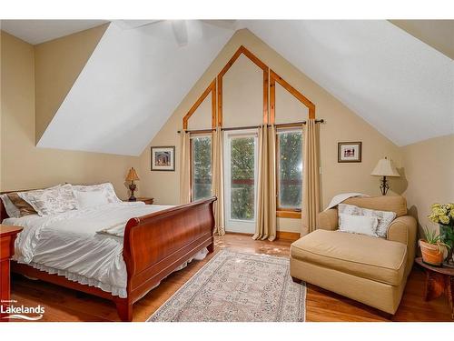 132 Venture Boulevard, The Blue Mountains, ON - Indoor Photo Showing Bedroom